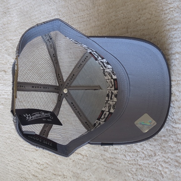 Goorin Bros Tiger Animal Farm Snapback Trucker Hat - Picture 6 of 6